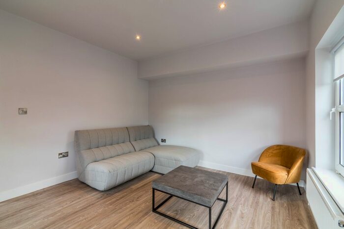 2 Bedroom Flat To Rent In Charles Street, Ruddington, Nottingham, NG11