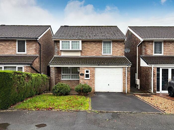 3 Bedroom Detached House For Sale In Heol Innes, Llanelli, SA15