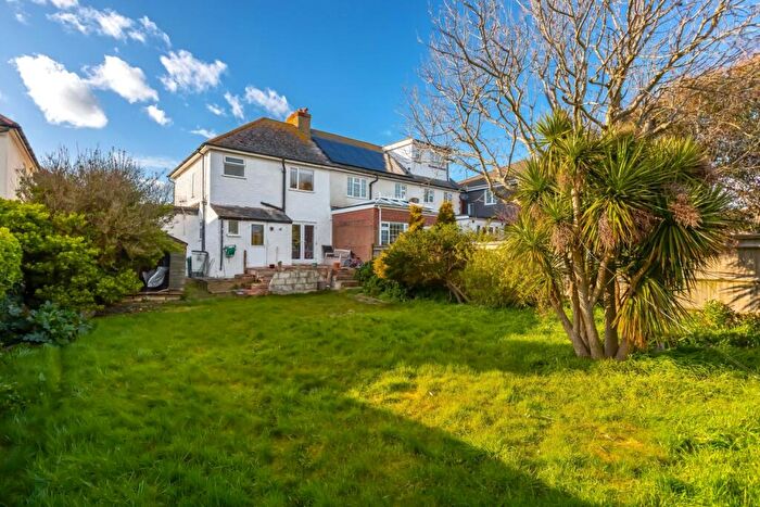 4 Bedroom End Of Terrace House For Sale In Broomfield Avenue, Telscombe Cliffs, BN10