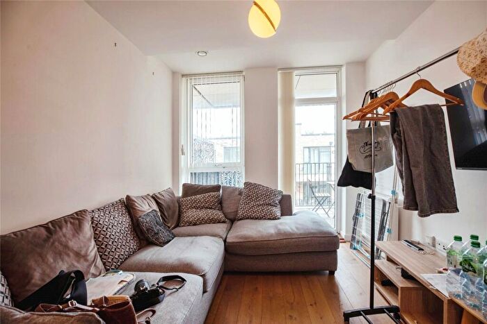 1 Bedroom Apartment For Sale In Amelia Street, London, SE17