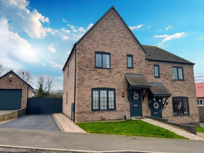 3 Bedroom Semi-Detached House For Sale In Thimble Mill Close, Shepshed, LE12