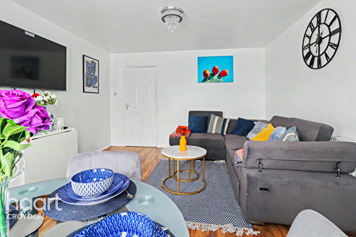 2 Bedroom Flat To Rent In Osborne Gardens, Thornton Heath, CR7