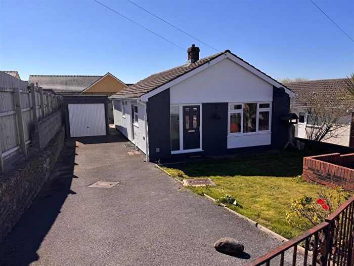3 Bedroom Detached Bungalow For Sale In Grove Hill Park, Gorslas, Llanelli, SA14