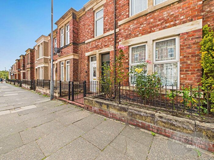 2 Bedroom Flat For Sale In Brinkburn Avenue, Gateshead, NE8
