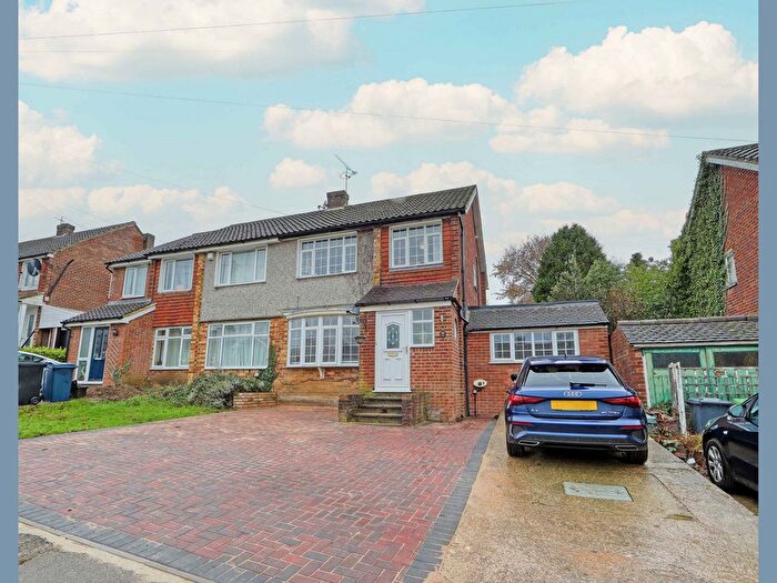 5 Bedroom Property For Sale In Mount Close, High Wycombe, HP12