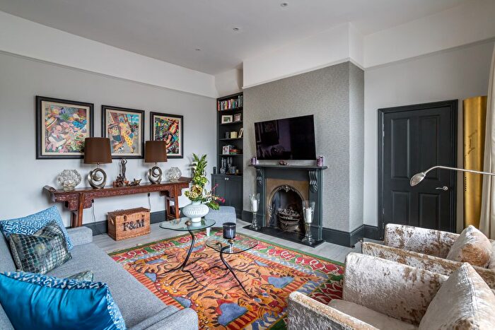 2 Bedroom Maisonette For Sale In St Georges Avenue, Weybridge, Surrey, KT13