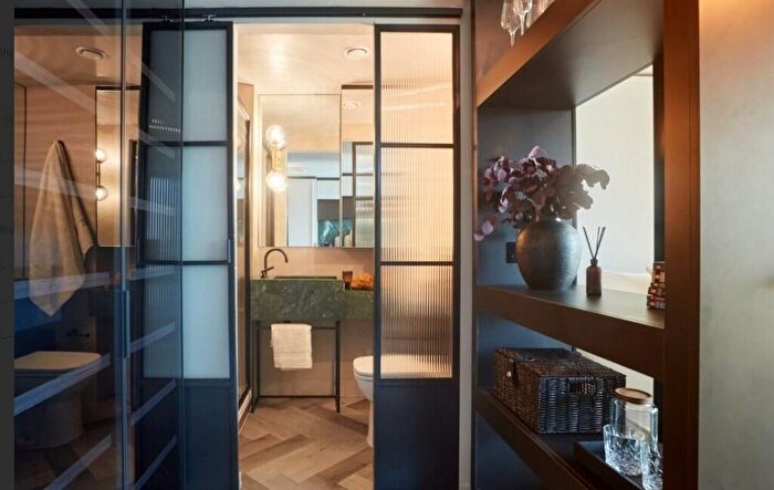 Studio To Rent In Willesden Lane, London, NW2