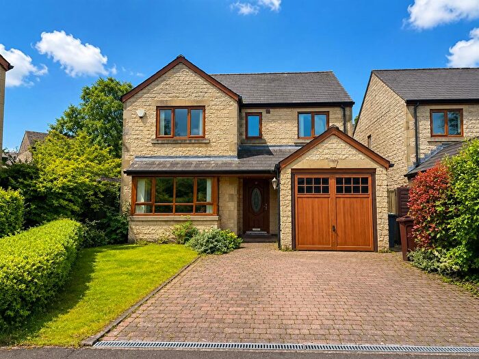 4 Bedroom Detached House To Rent In Hazelwood Close, Hadfield, Glossop, SK13