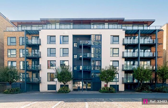 2 Bedroom Apartment For Sale In Boardwalk Place, London, E14