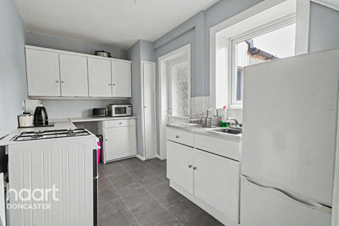 3 Bedroom Semi-Detached House For Sale In Church Balk, Edenthorpe, Doncaster, DN3