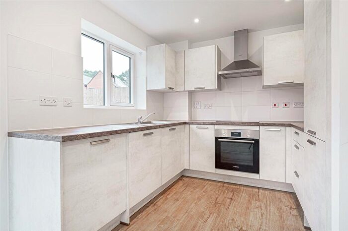 3 Bedroom House To Rent In Hunt Way, Crowthorne, Berkshire, RG45