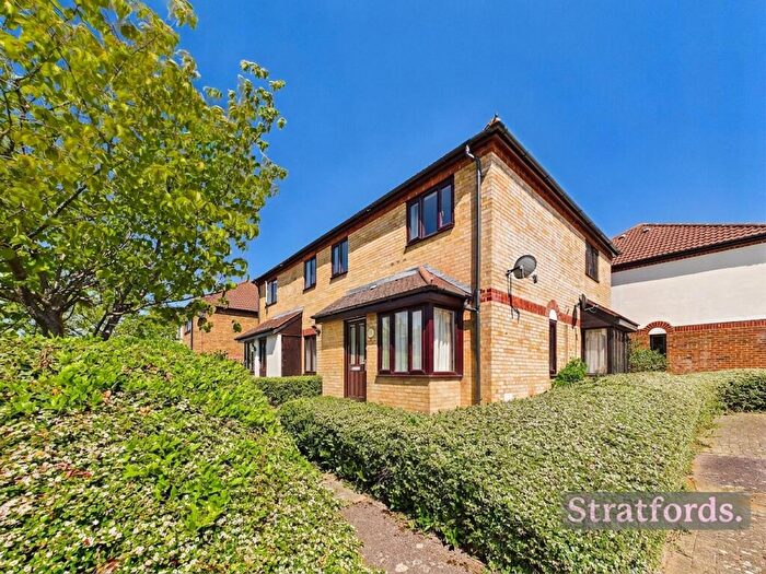 1 Bedroom Terraced House To Rent In Groundsel Close, Walnut Tree, MK7