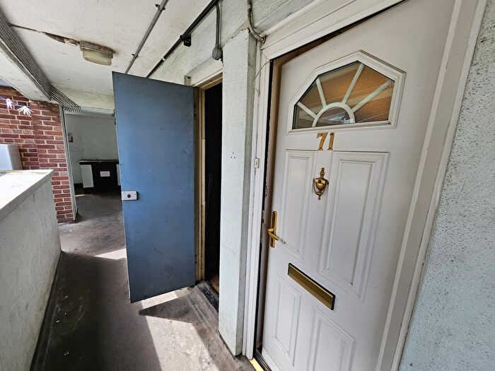 2 Bedroom Maisonette To Rent In Chelmer Crescent, Barking, IG11