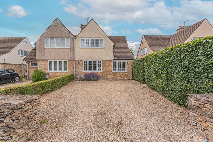 3 Bedroom Semi-Detached House For Sale In Hampton Street, Tetbury, GL8