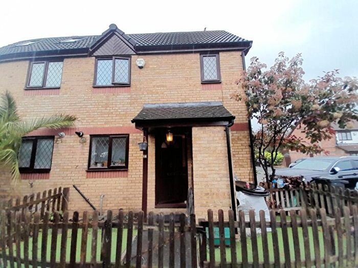 1 Bedroom House To Rent In Oakhurst Close, Barkingside, IG6