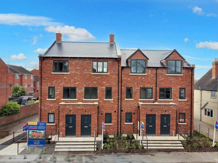 3 Bedroom Semi-Detached House For Sale In Tamworth Road, Sawley, NG10