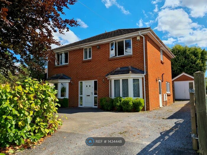 4 Bedroom Detached House To Rent In Linden Avenue, Old Basing, Basingstoke, RG24