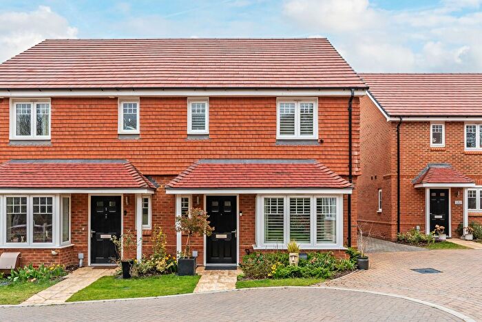 3 Bedroom Semi-Detached House For Sale In Moss Road, Edenbridge, Kent, TN8