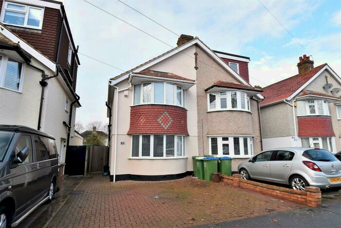 3 Bedroom Semi-Detached House To Rent In Brixham Road, Welling, DA16
