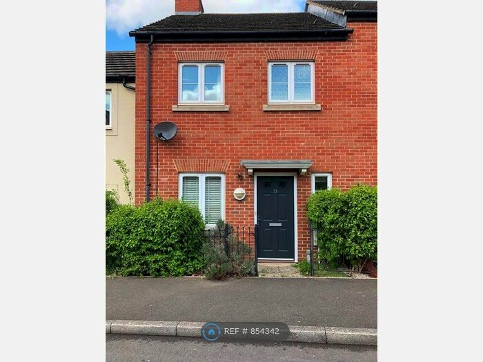 3 Bedroom Terraced House To Rent In Millgrove Street, Swindon, SN25