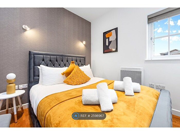 1 Bedroom Flat To Rent In Clarence Street, Staines-Upon-Thames, TW18