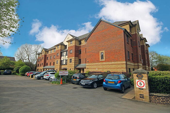 1 Bedroom Flat For Sale In Liddiard Court, Belfry Drive, Wollaston, DY8