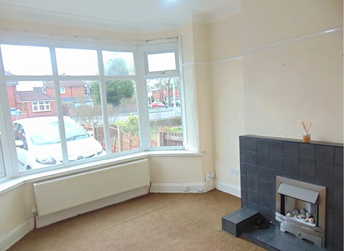 3 Bedroom Semi-Detached House For Sale In Dialstone Lane, Stockport, SK2