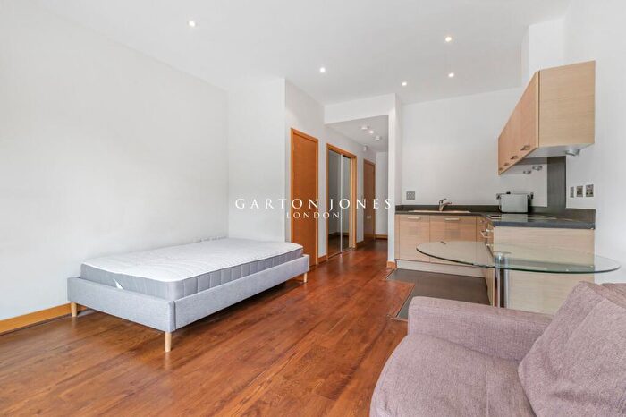 Apartment To Rent In Eustace Building, Queenstown Road, London, SW11