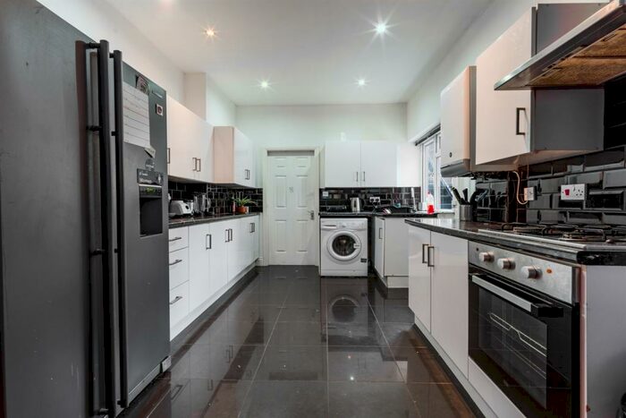 3 Bedroom Property To Rent In Glenthorn Road, Newcastle Upon Tyne, NE2