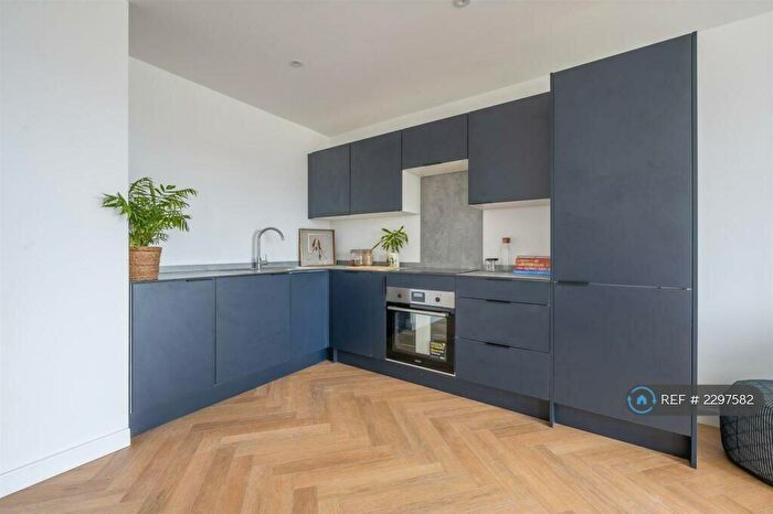 1 Bedroom Flat To Rent In Woodgrange Road, London, E7