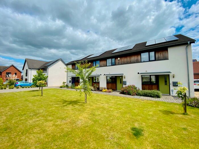 2 Bedroom House To Rent In Saddlers Drive, IP25