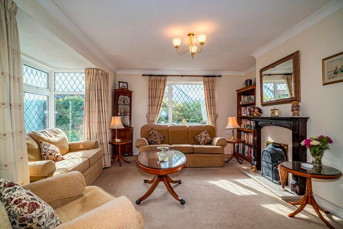 2 Bedroom Bungalow For Sale In Wallingford Road, Goring On Thames, RG8