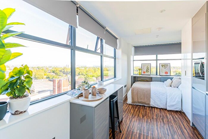 Studio To Rent In Chester Road, Manchester, Greater Manchester, M16