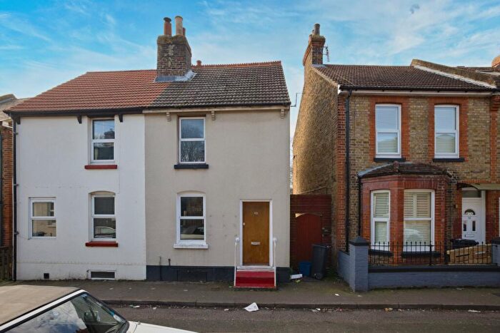 2 Bedroom Semi Detached House To Rent In Chapel Road, Ramsgate, Kent, CT11
