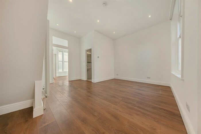 1 Bedroom Flat To Rent In Coldharbour Lane, London, SE5