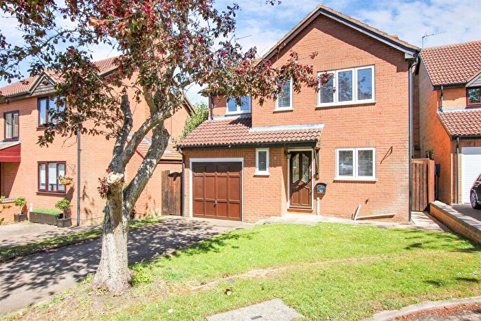 4 Bedroom Detached House For Sale In , Beardsley Gardens, Barton Seagrave, NN15