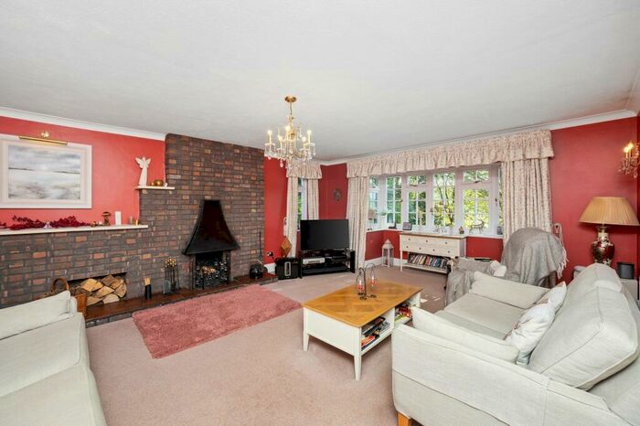 4 Bedroom Detached House For Sale In Castle Lane, Bramber, BN44