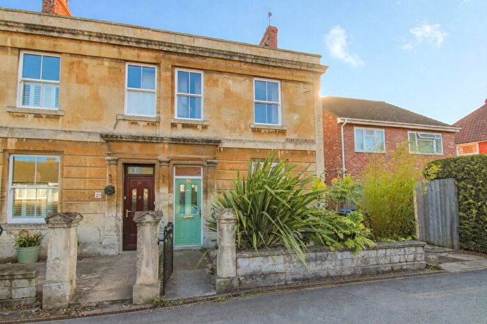 4 Bedroom Semi Detached House For Sale In Eastbourne Road, Trowbridge, BA14