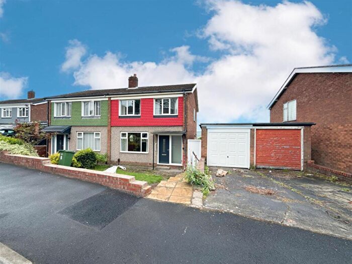 3 Bedroom Semi-Detached House For Sale In Ivanhoe View, Low Fell, Gateshead, NE9