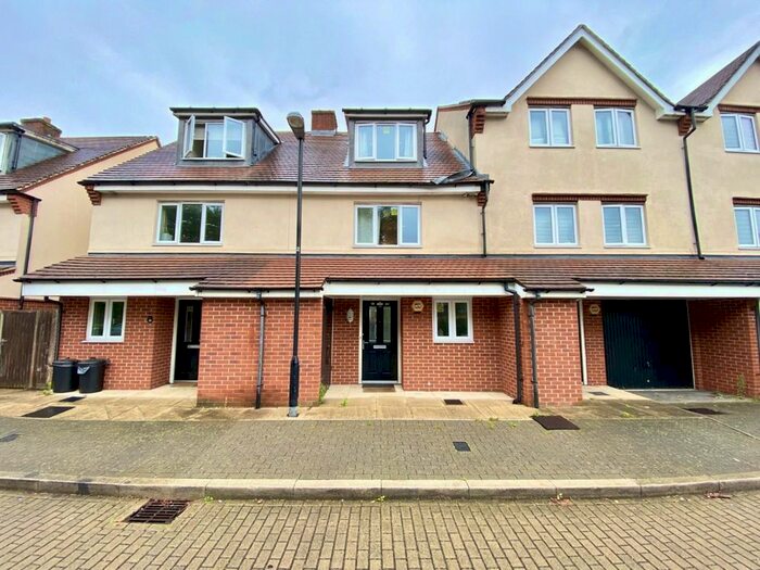 3 Bedroom Property To Rent In Hamble Drive, Hayes, UB3