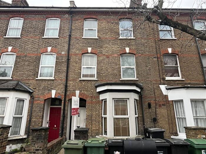Studio To Rent In Loveridge Road, Kilburn, London, NW6