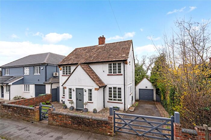 4 Bedroom Detached House For Sale In The Avenue, Camberley, Surrey, GU15