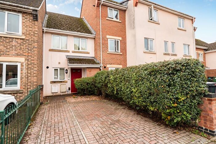 2 Bedroom Terraced House For Sale In Newbury, Berkshire, RG14