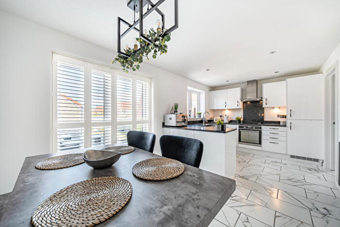3 Bedroom Detached House For Sale In Ward Close, Purton, SN5
