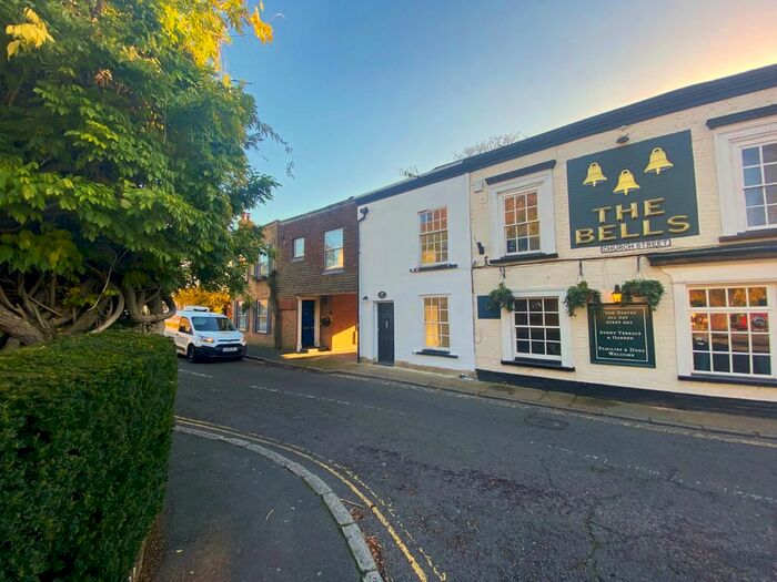 2 Bedroom End Of Terrace House To Rent In Church Street, Staines-Upon-Thames, Surrey, TW18