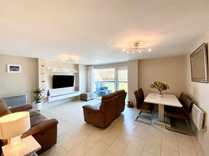 2 Bedroom Apartment To Rent In Quayside, Cardiff Bay, CF10