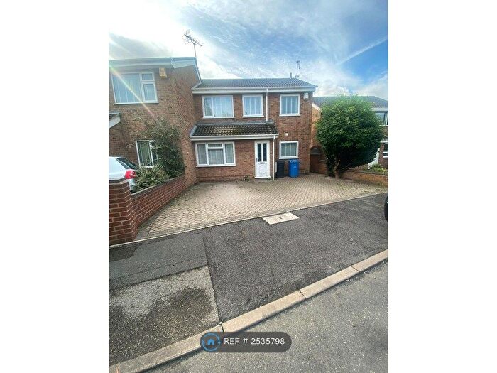 3 Bedroom Semi-Detached House To Rent In Bridle Close, Chellaston, Derby, DE73
