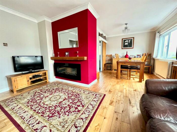 3 Bedroom Detached Bungalow For Sale In Elba Street, Gowerton, Swansea, SA4