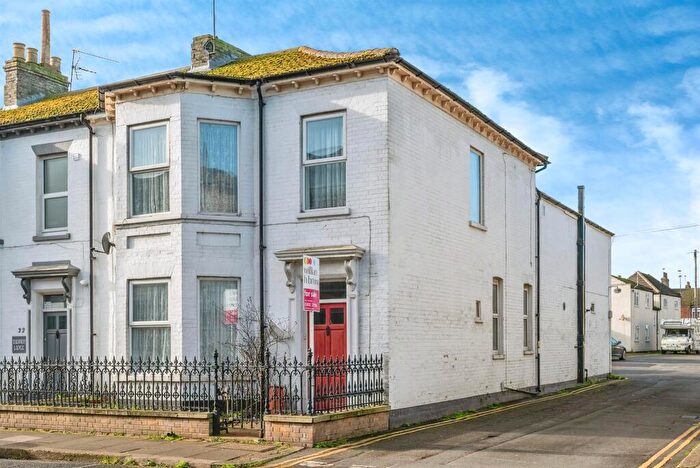 5 Bedroom End Of Terrace House For Sale In Wellesley Road, Great Yarmouth, NR30