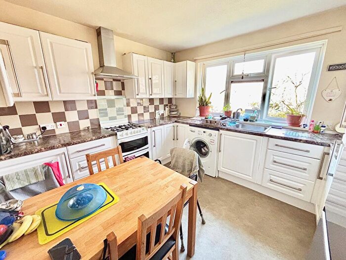 2 Bedroom Flat To Rent In Norman Road, Leytontsone, E11